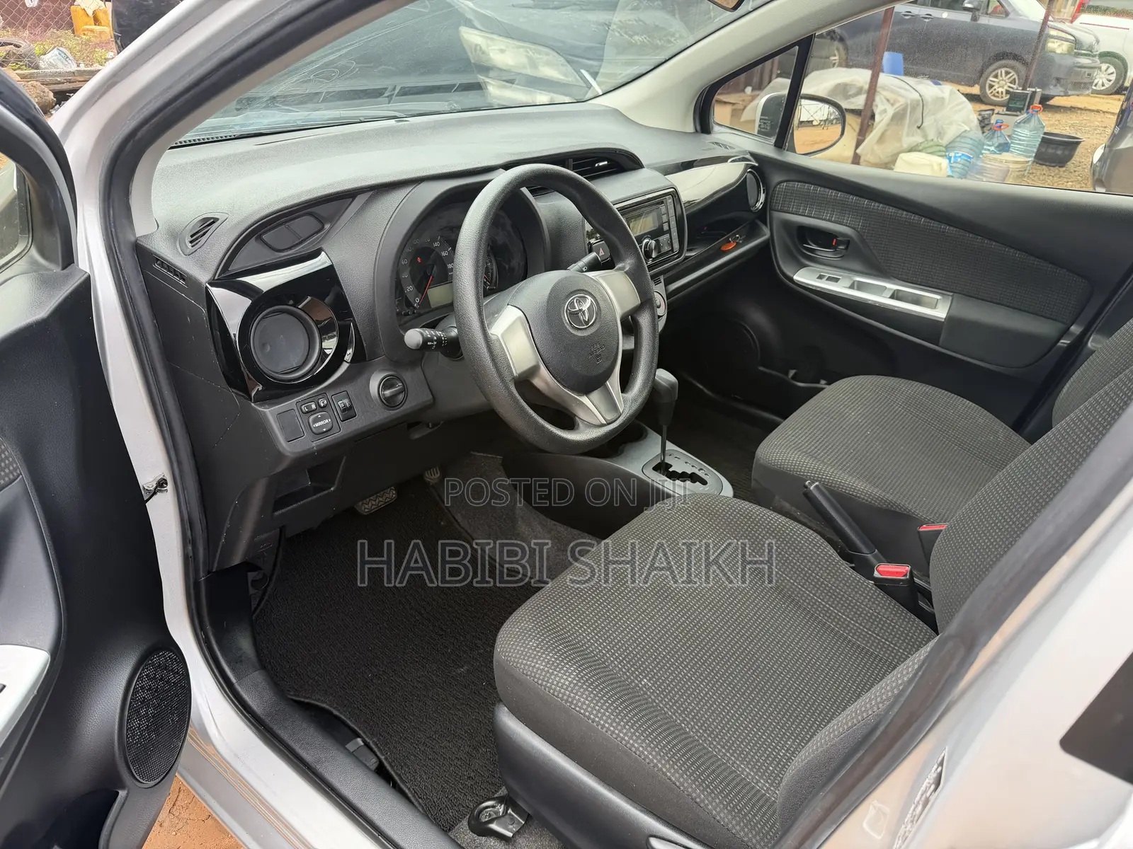 Toyota Vitz 1.3 AWD 5dr 2014 Silver