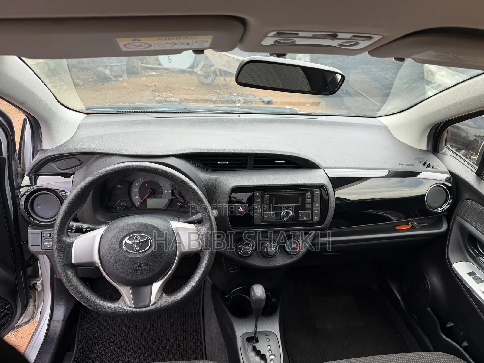 Toyota Vitz 1.3 AWD 5dr 2014 Silver