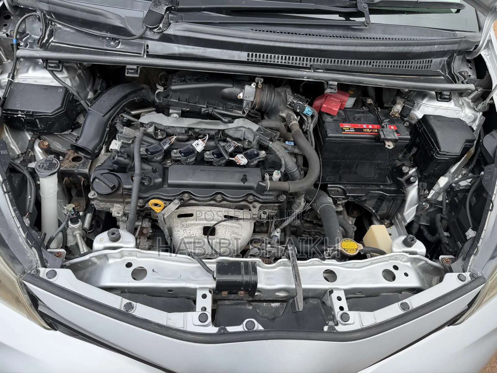 Toyota Vitz 1.3 AWD 5dr 2014 Silver