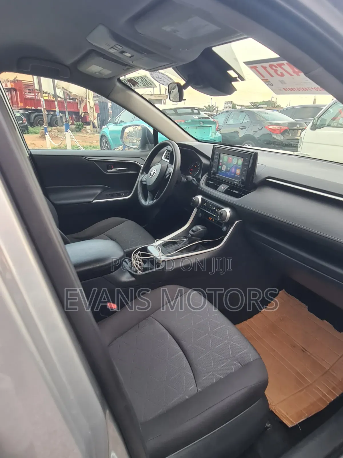 Toyota RAV4 2021 Silver