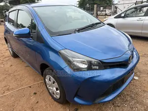 Toyota Vitz 1.3 AWD 5dr 2014 Blue