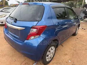 Toyota Vitz 1.3 AWD 5dr 2014 Blue