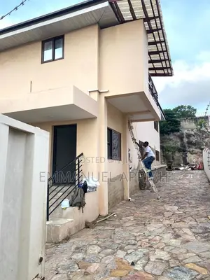 3bdrm House in Achimota Cfc Estate for rent
