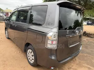 Toyota Voxy 2011 Gray