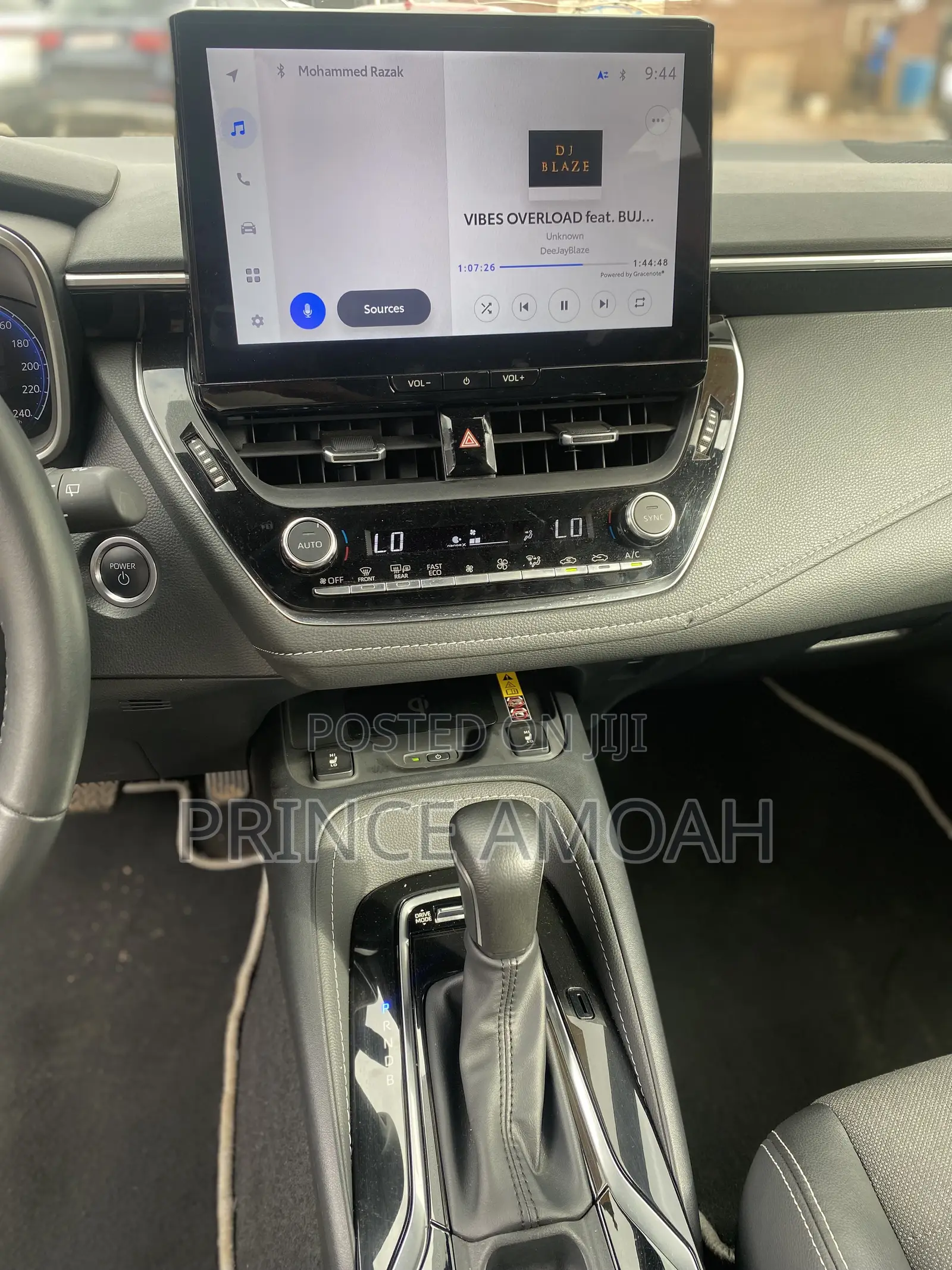 New Toyota Corolla LE 2024 Silver