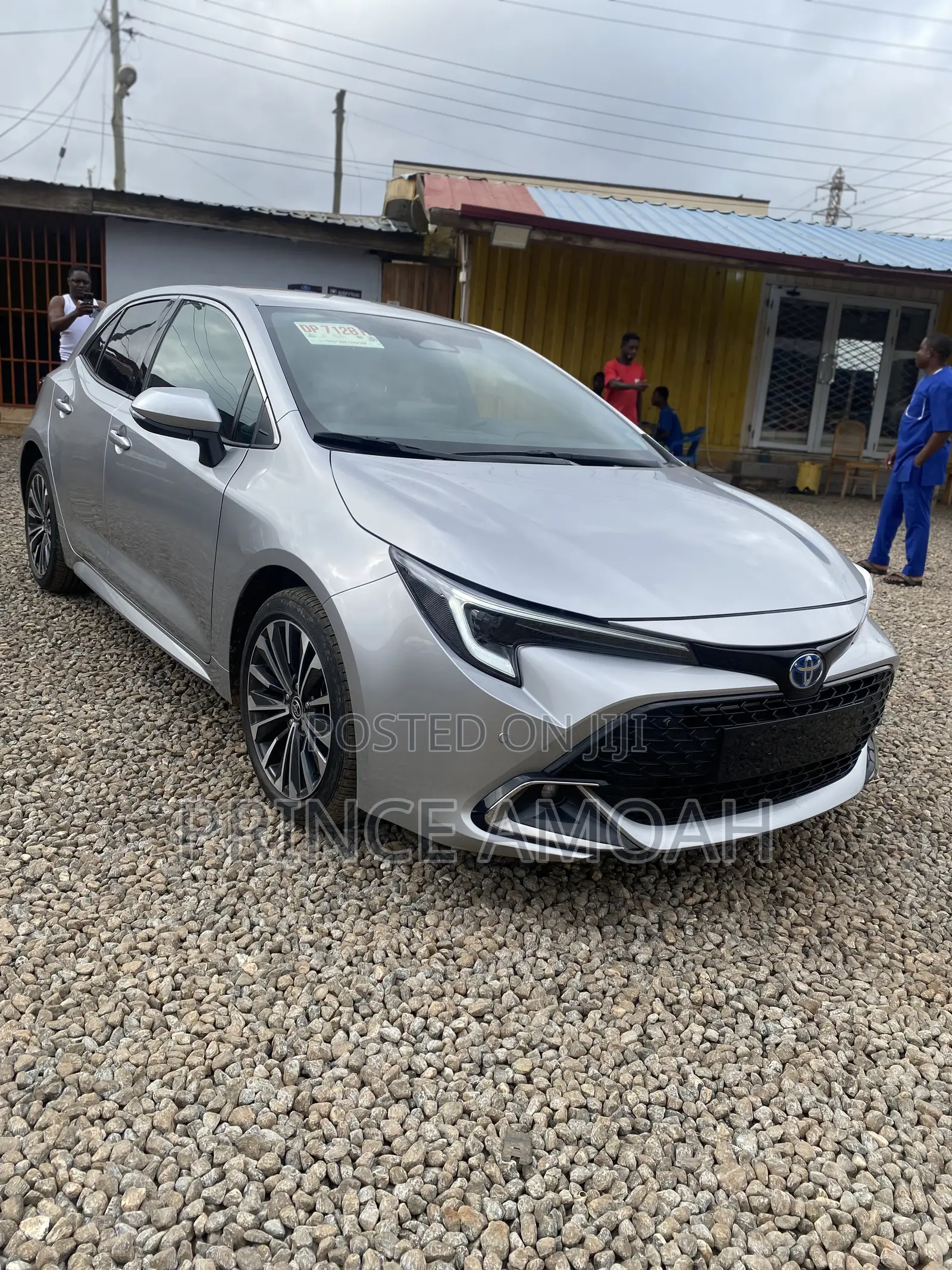 New Toyota Corolla LE 2024 Silver