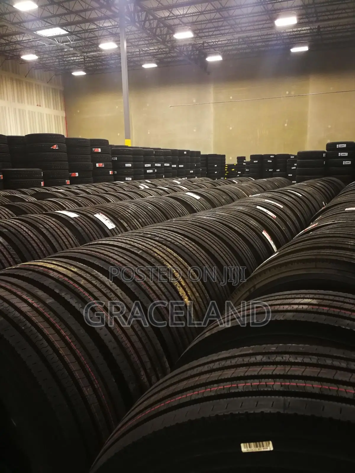 This Is Original Yokohama 315/80/22.5 Tires Available for Big Tracks