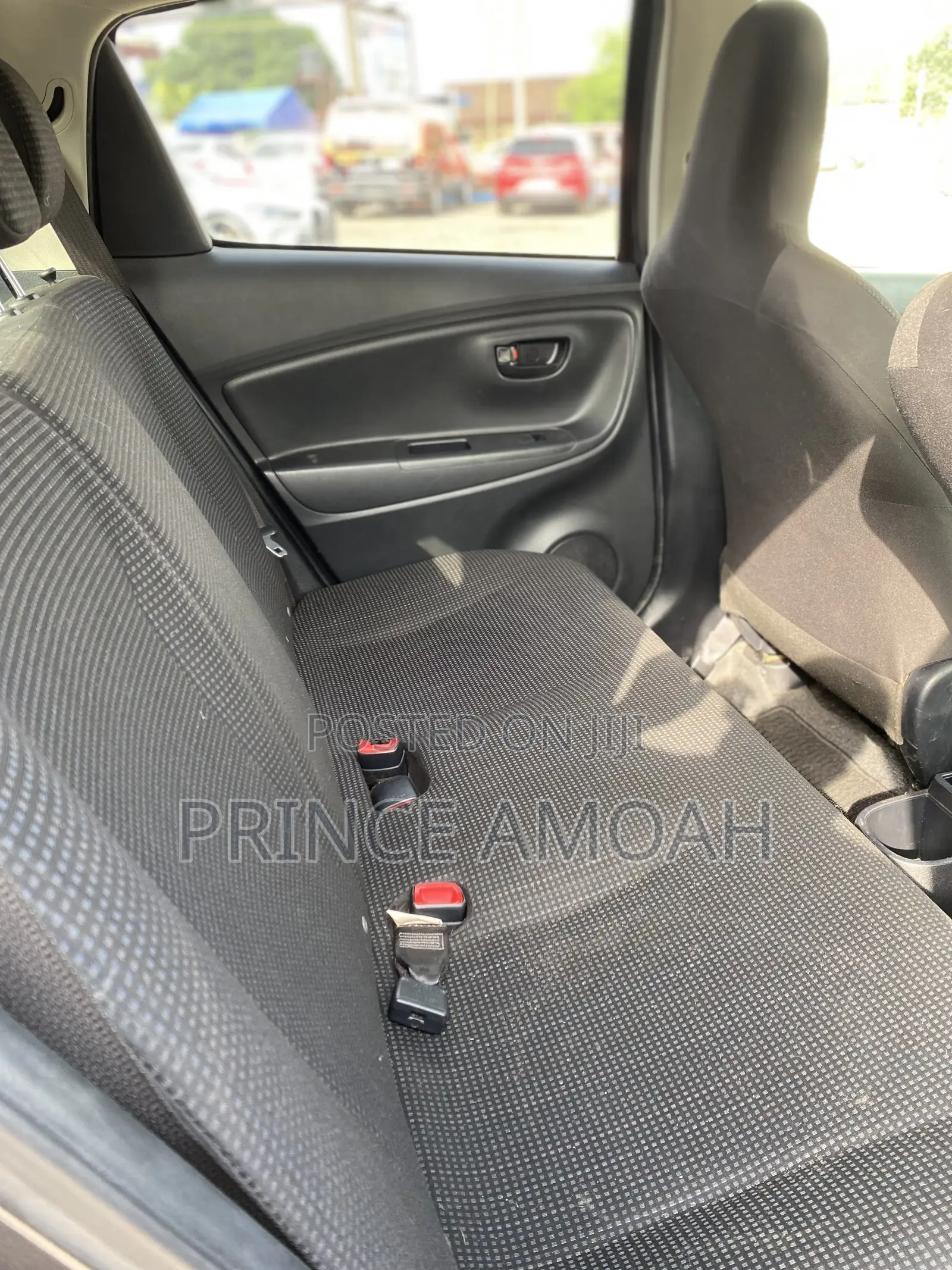 Toyota Vitz 1.5 FWD 5dr 2016 Black
