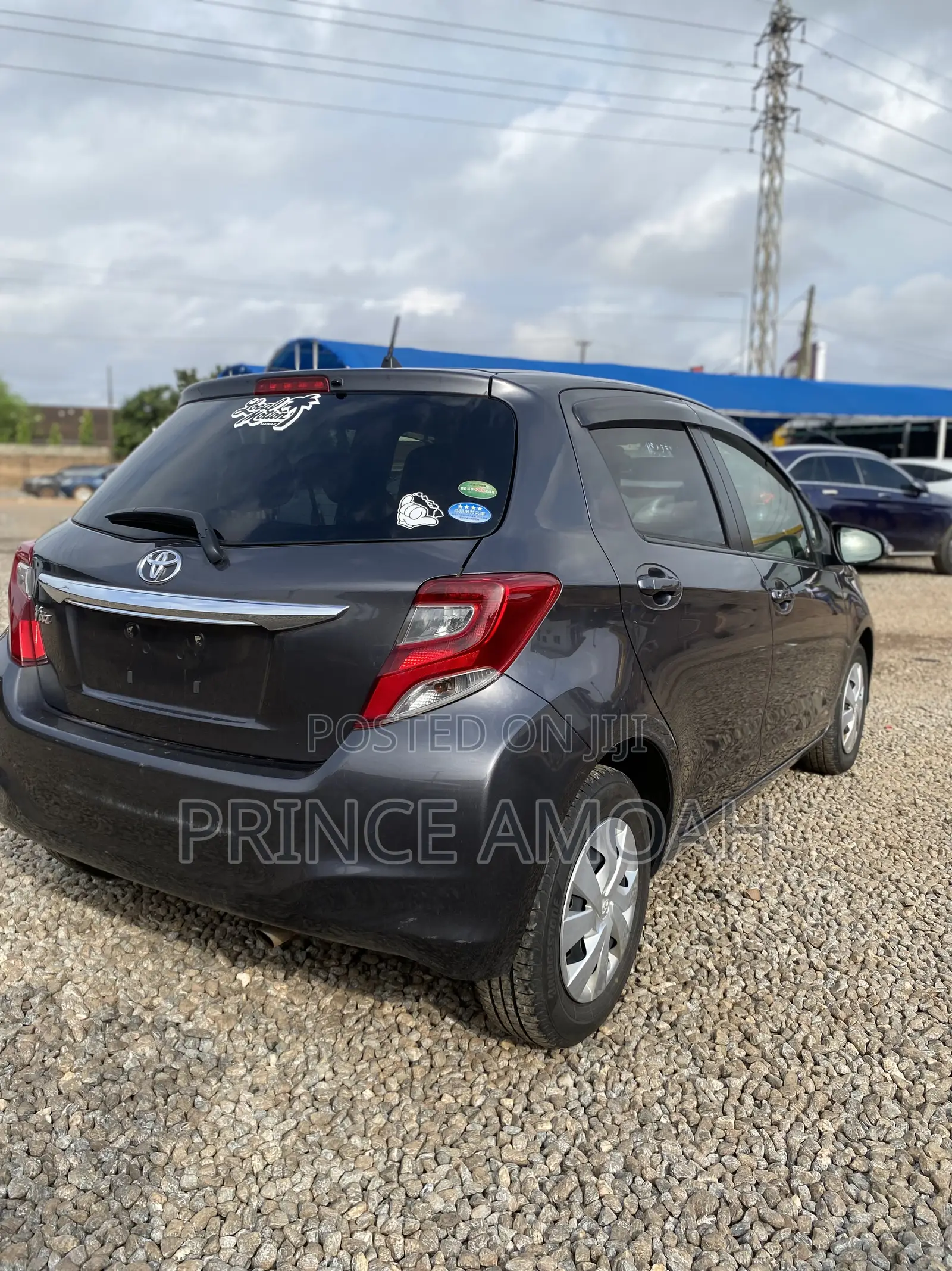Toyota Vitz 1.5 FWD 5dr 2016 Black