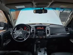 Mitsubishi Pajero V80 3.5 V6 GL/GLS 2019 Gray