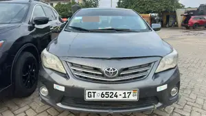 Toyota Corolla LE 4dr Sedan (1.8L 4cyl 4A) 2013 Gray