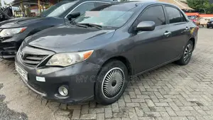 Toyota Corolla LE 4dr Sedan (1.8L 4cyl 4A) 2013 Gray