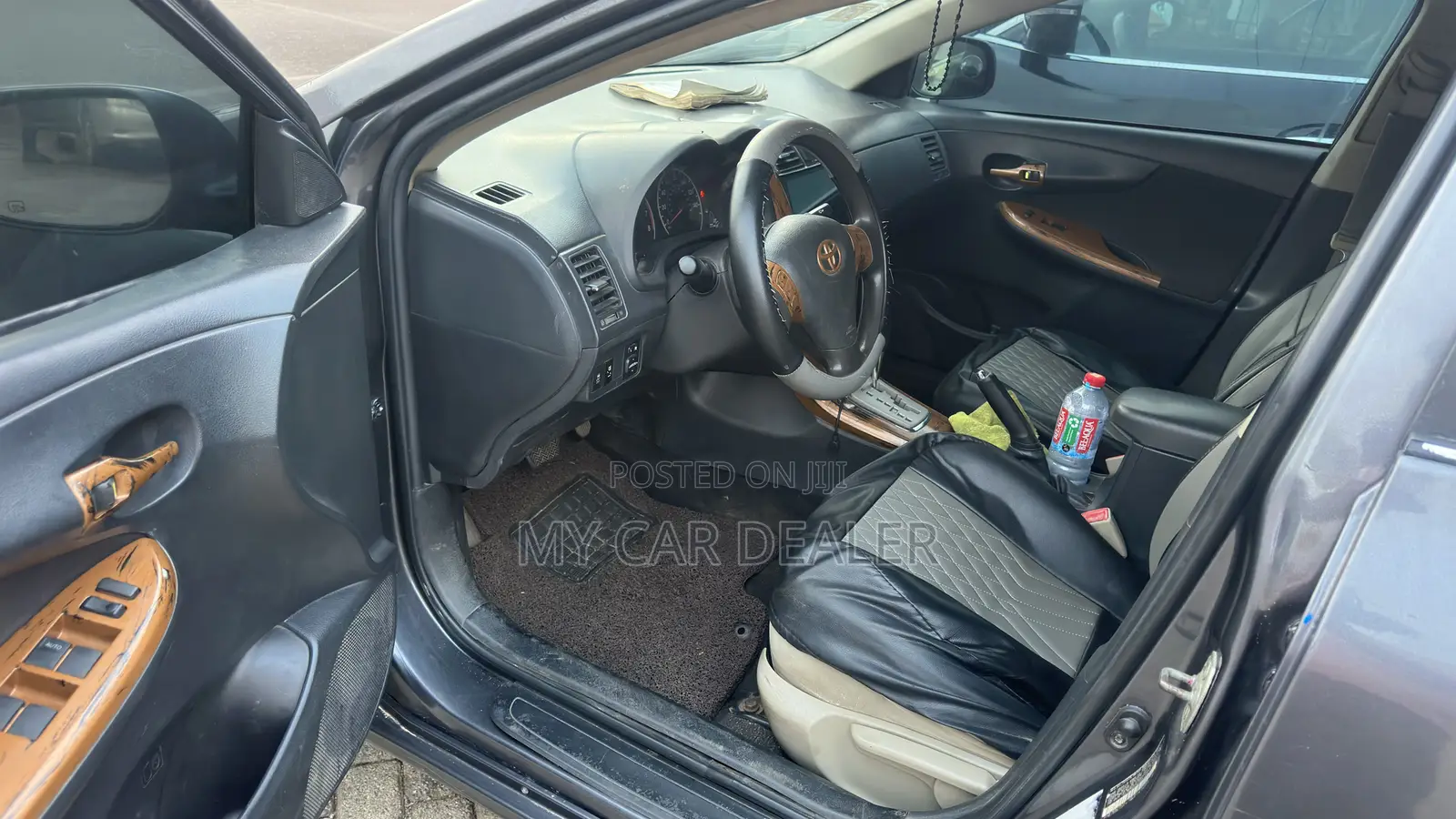 Toyota Corolla LE 4dr Sedan (1.8L 4cyl 4A) 2013 Gray