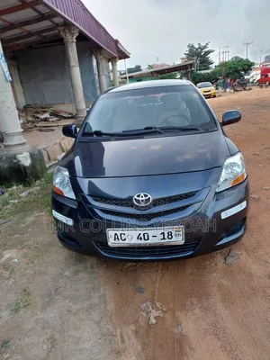 Toyota Yaris 2010 Gray
