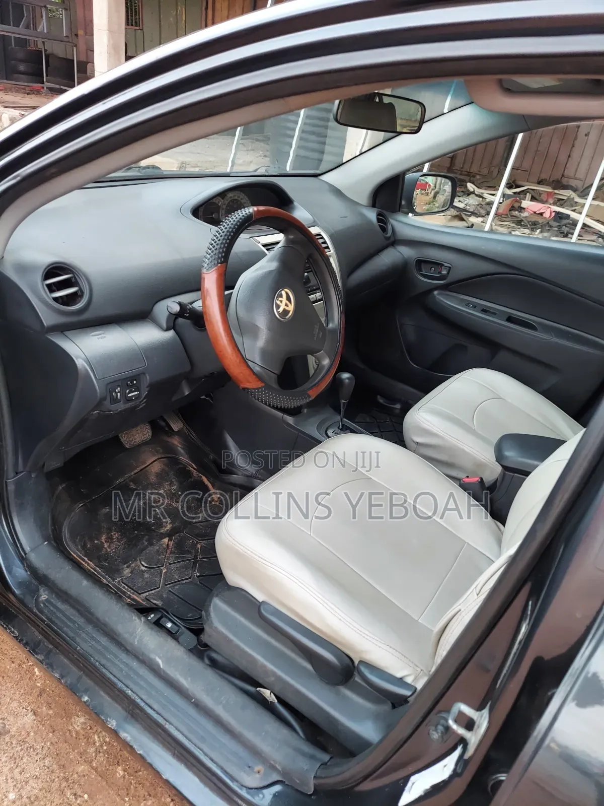 Toyota Yaris 2010 Gray