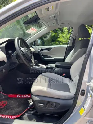 Toyota RAV4 2023 Silver
