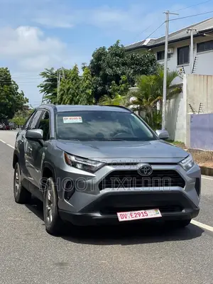 Toyota RAV4 2023 Silver