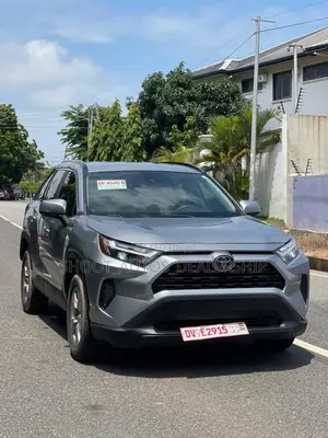 Toyota RAV4 2023 Silver
