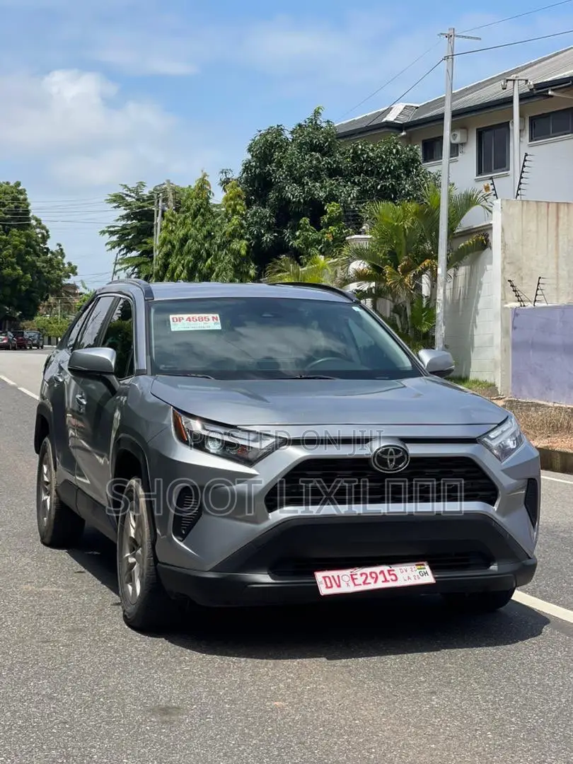 Toyota RAV4 2023 Silver