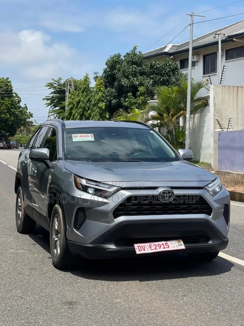 Toyota RAV4 2023 Silver