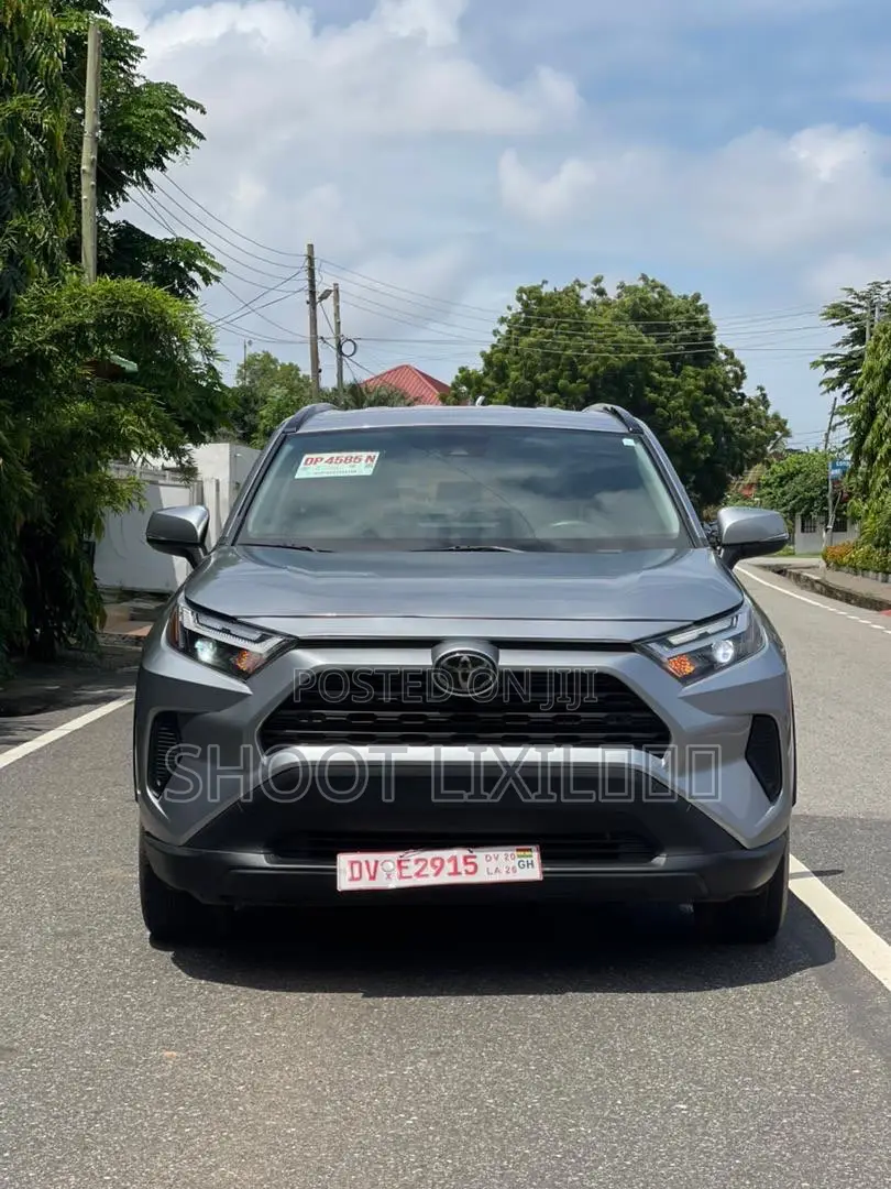 Toyota RAV4 2023 Silver