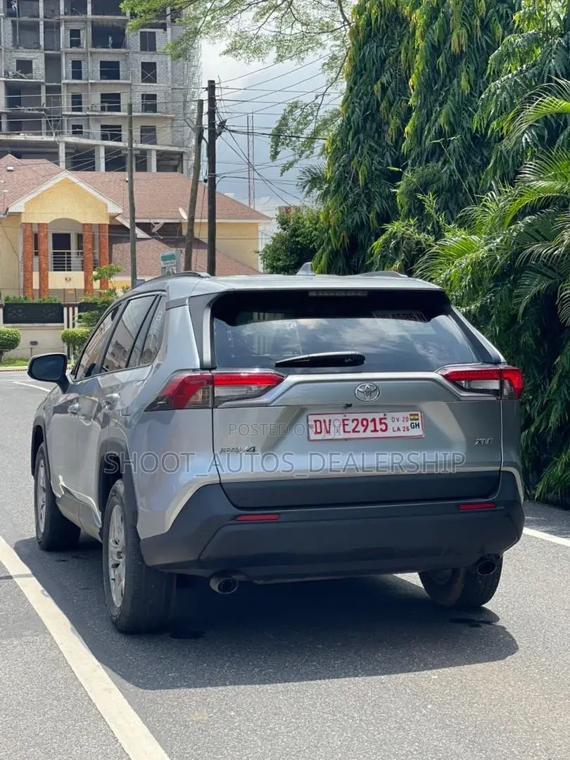 Toyota RAV4 2023 Silver