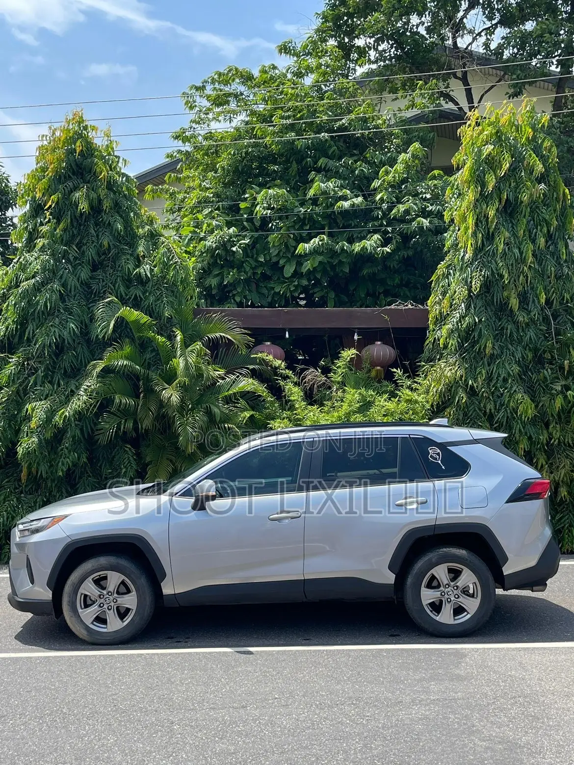Toyota RAV4 2023 Silver