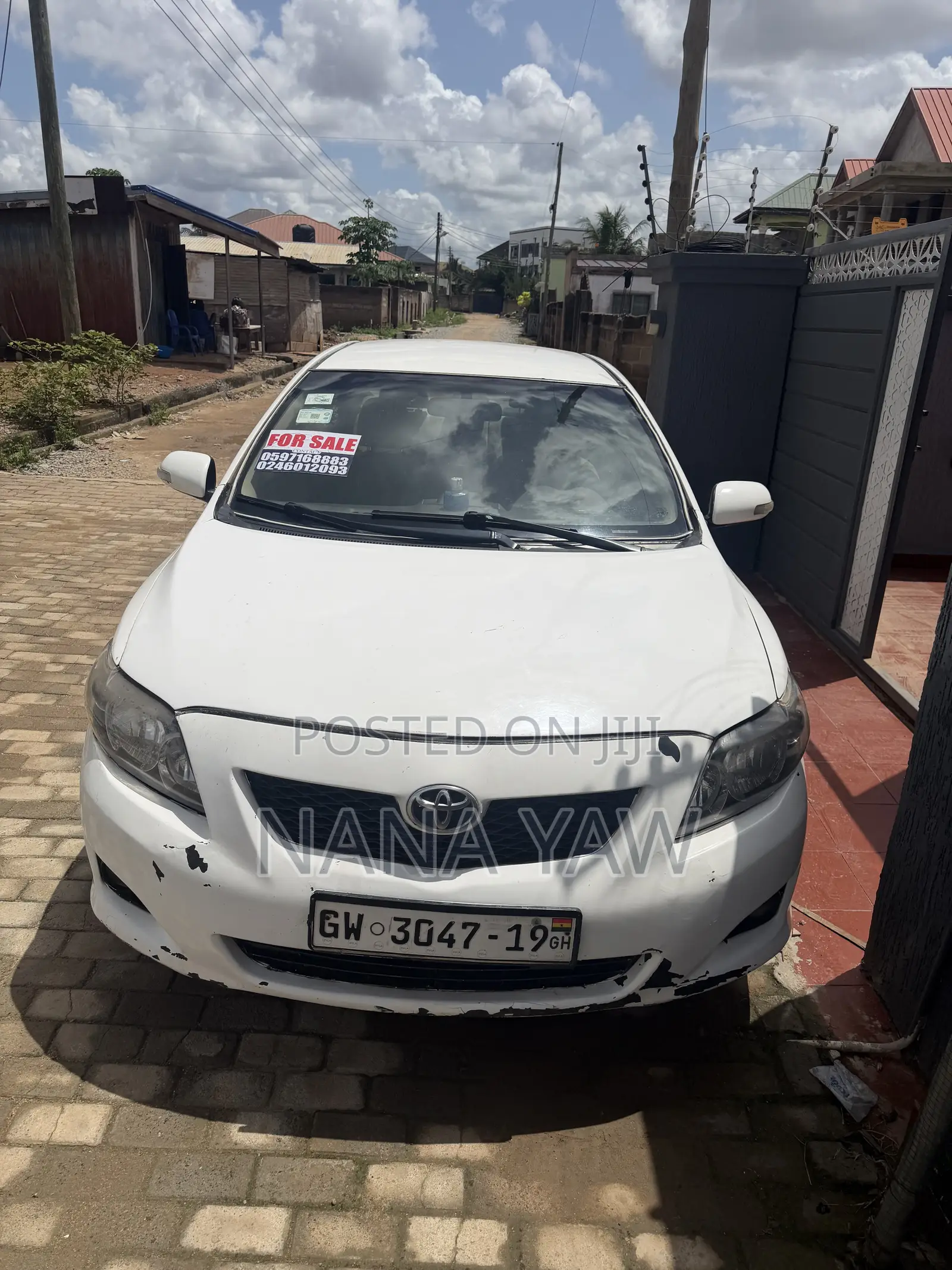 Toyota Corolla Base 4dr Sedan (1.8L 4cyl 5M) 2010 White