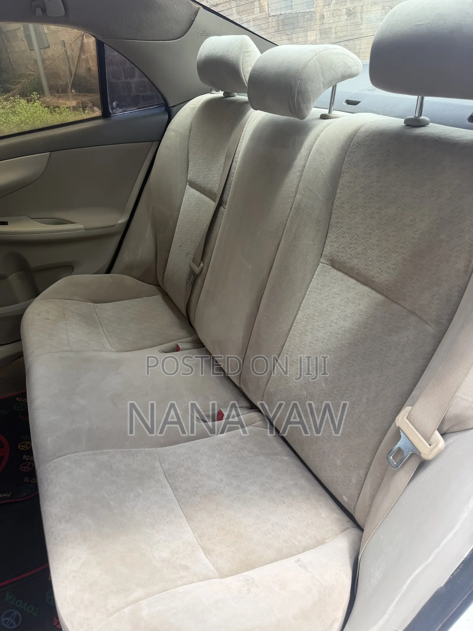 Toyota Corolla Base 4dr Sedan (1.8L 4cyl 5M) 2010 White