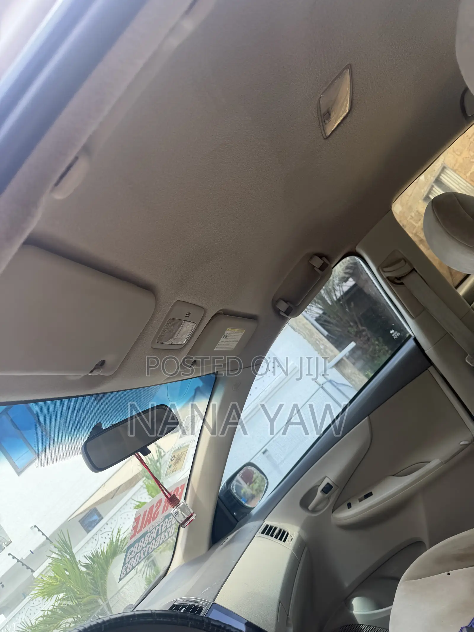 Toyota Corolla Base 4dr Sedan (1.8L 4cyl 5M) 2010 White