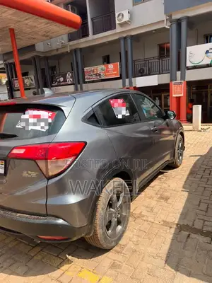 Honda HR-V 4dr SUV (1.5L 4cyl CVT) 2016 Gray