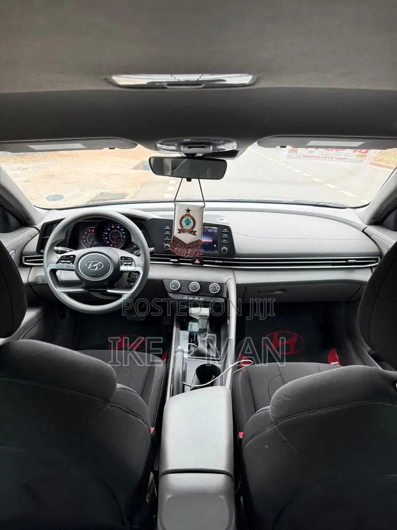 Hyundai Elantra HEV 2023 Gray