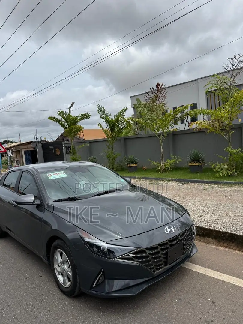 Hyundai Elantra HEV 2023 Gray