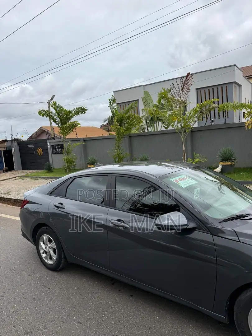 Hyundai Elantra HEV 2023 Gray