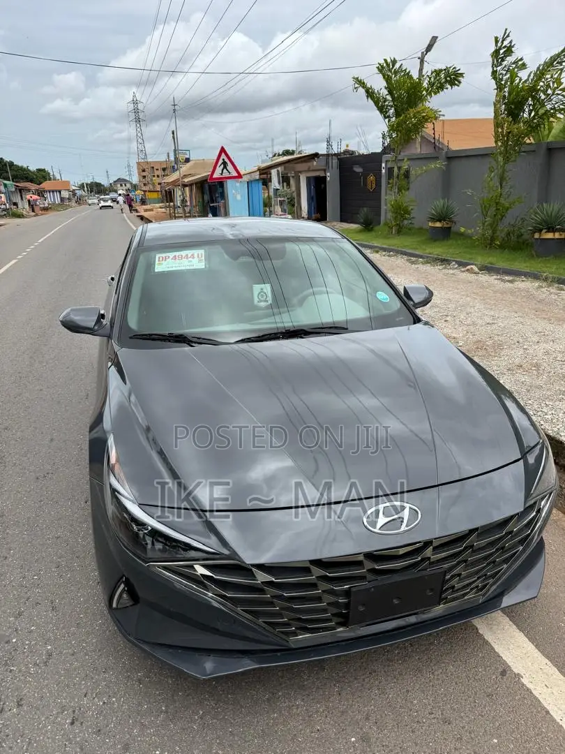 Hyundai Elantra HEV 2023 Gray