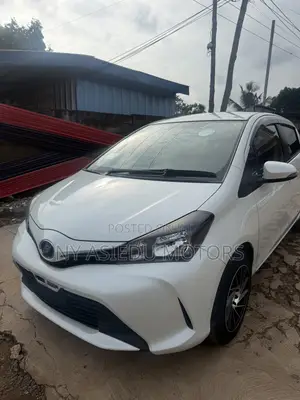 Toyota Vitz 1.3 FWD 5dr 2015 White