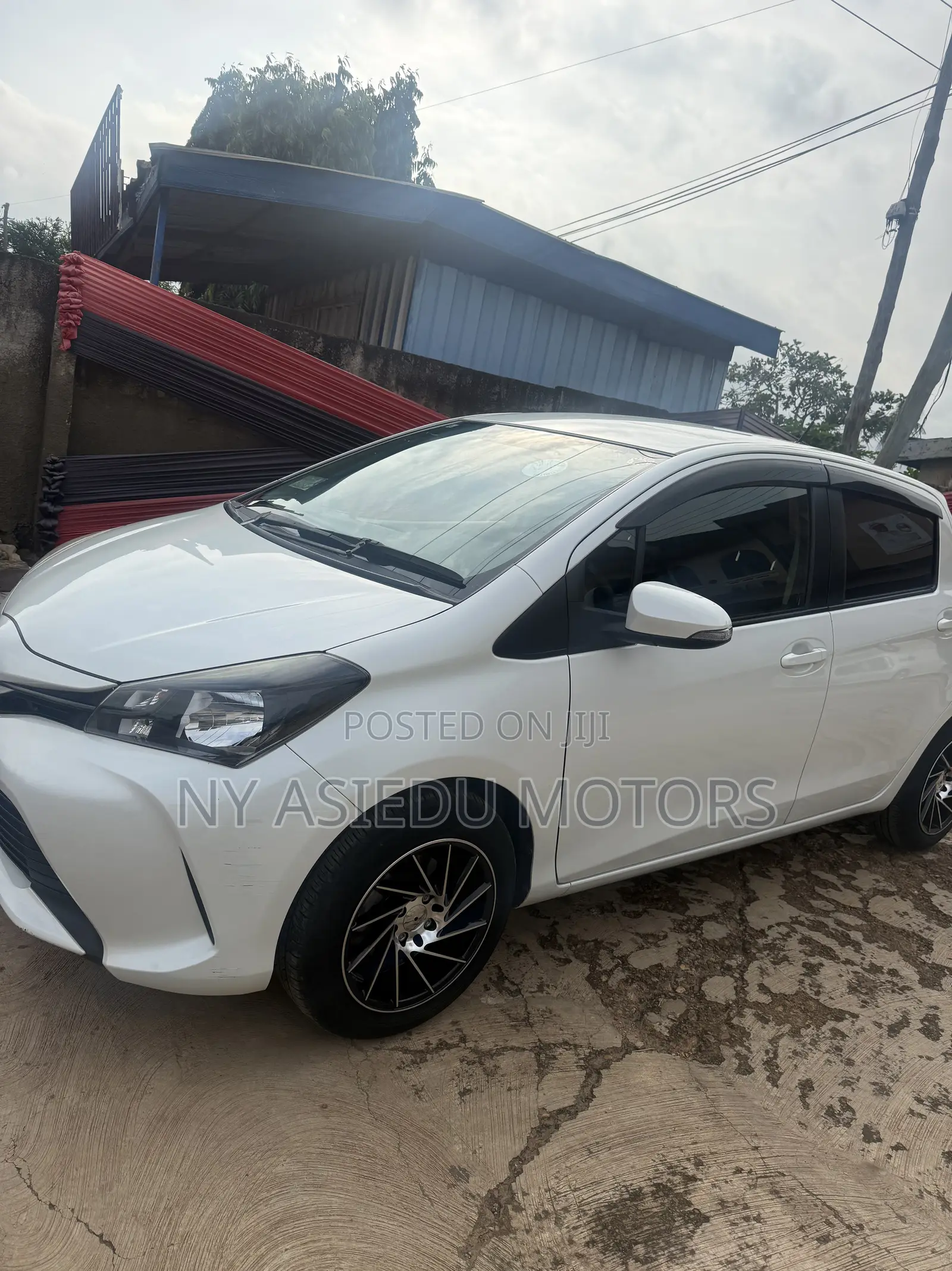 Toyota Vitz 1.3 FWD 5dr 2015 White