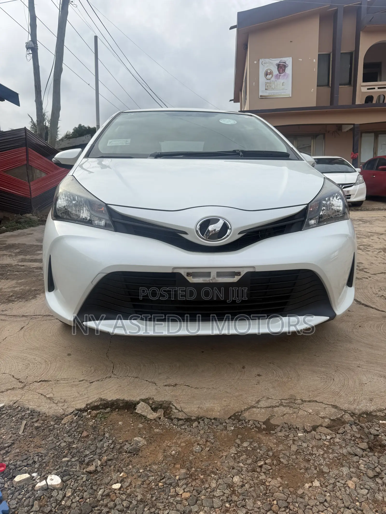 Toyota Vitz 1.3 FWD 5dr 2015 White