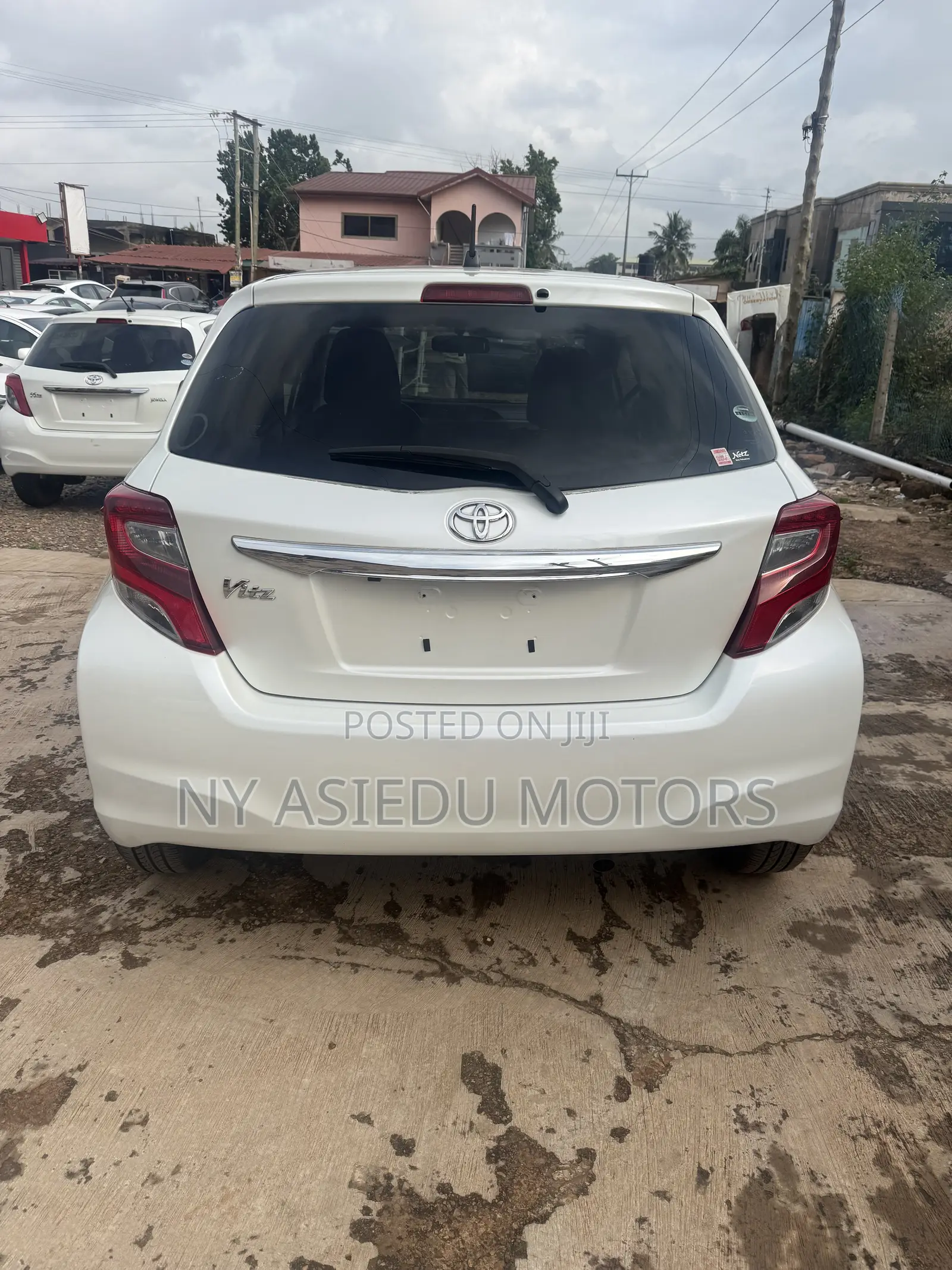 Toyota Vitz 1.3 FWD 5dr 2015 White