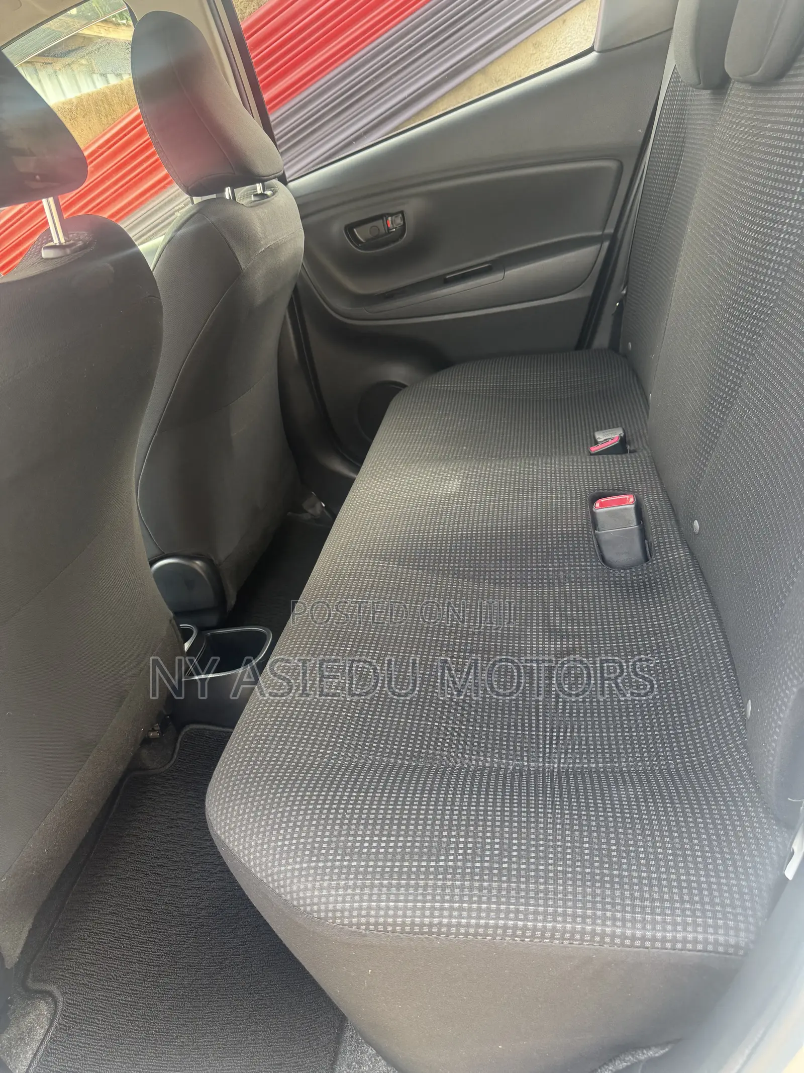 Toyota Vitz 1.3 FWD 5dr 2015 White
