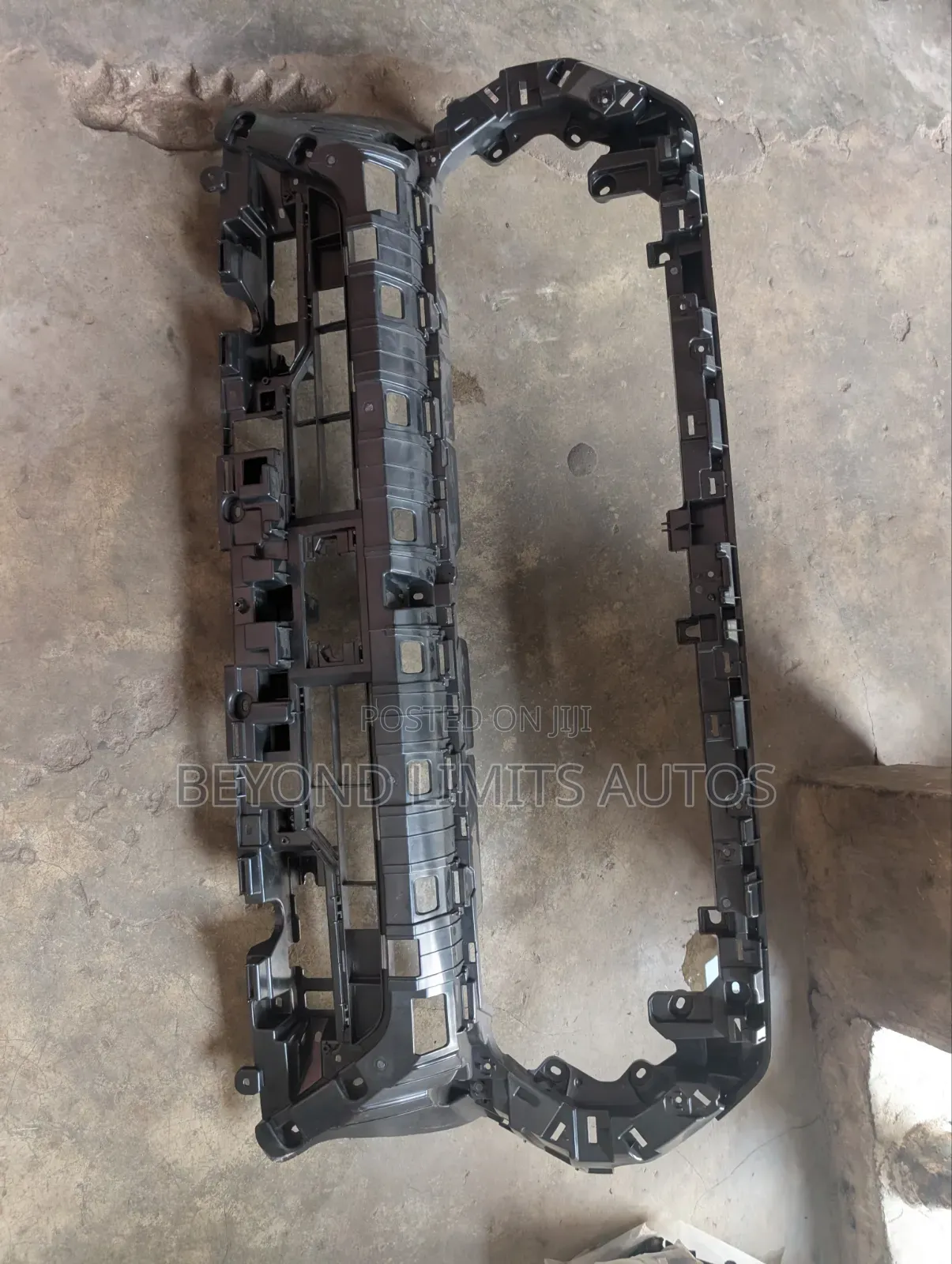 Toyota Tacoma TRD 2022,2023,2024,2025 Shell / Grille Holder