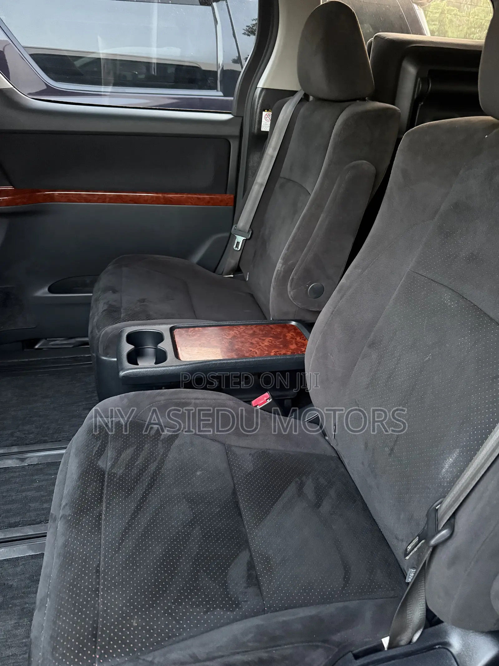 Toyota Alphard 2.4 Petrol AWD 2010 White