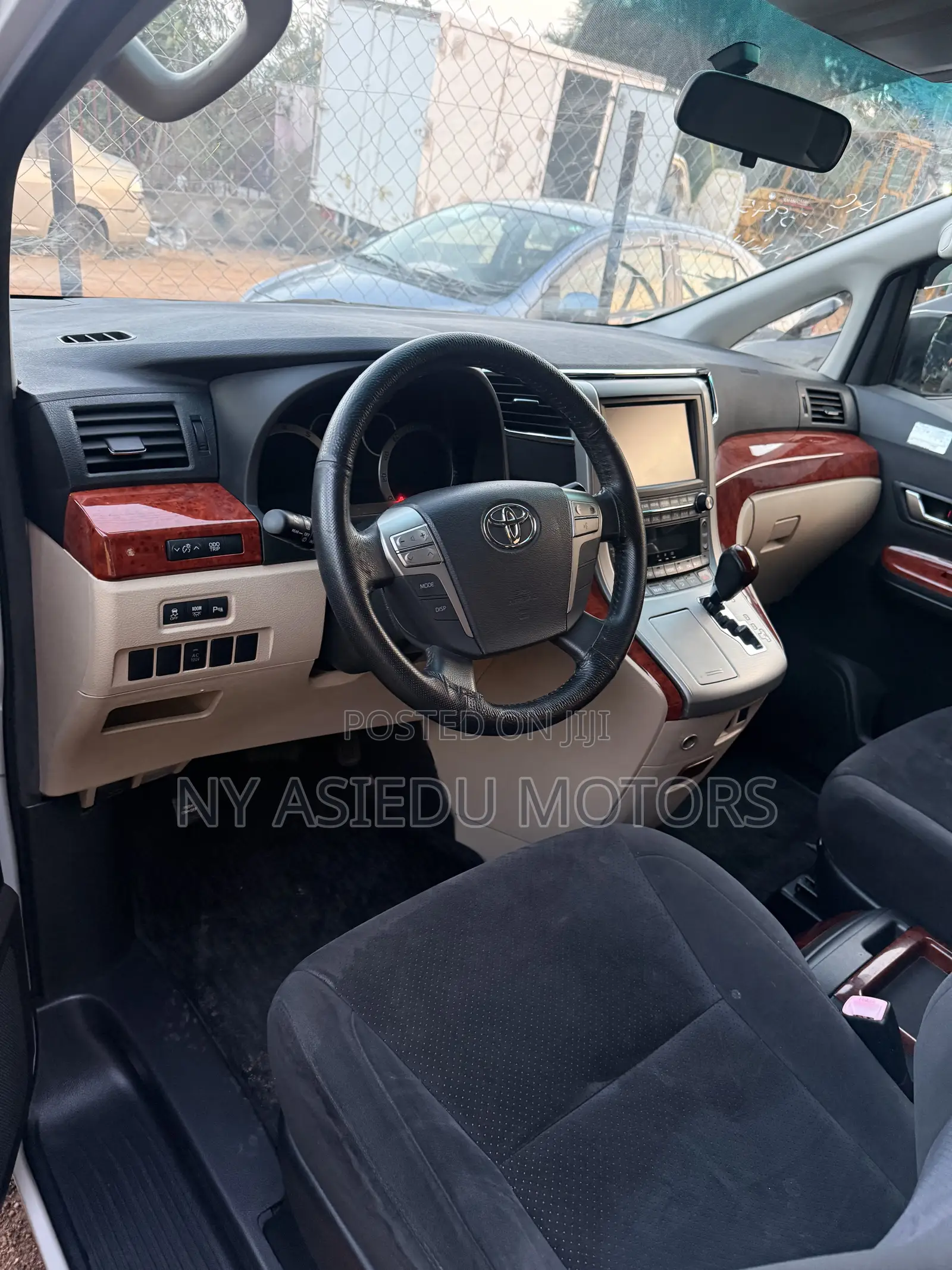 Toyota Alphard 2.4 Petrol AWD 2010 White