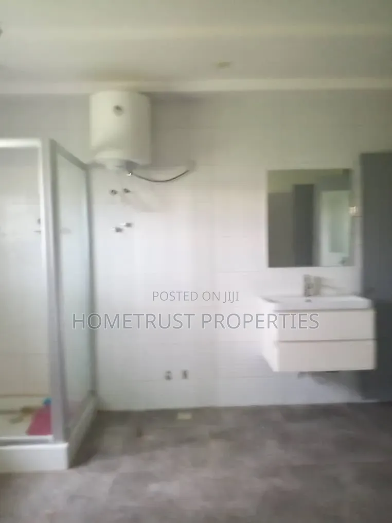 3bdrm Duplex in Achimota Cfc, The Mall for rent