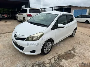 Toyota Vitz 2011 White