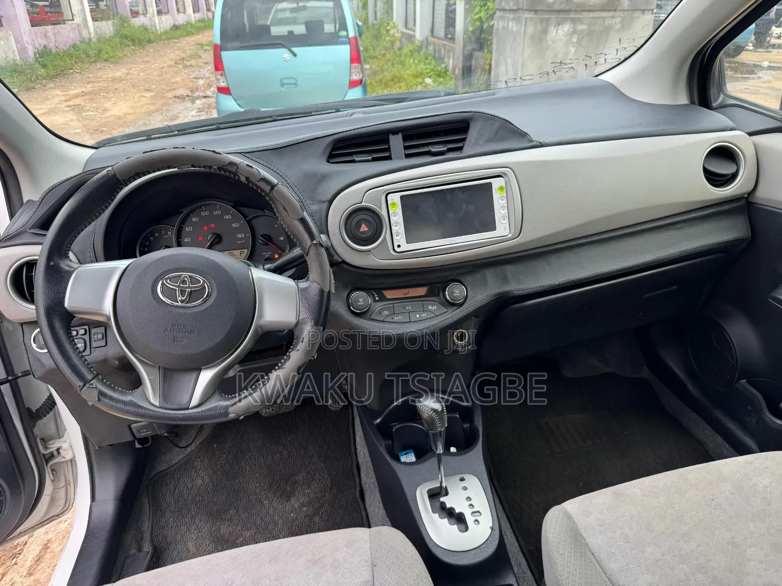 Toyota Vitz 2011 White