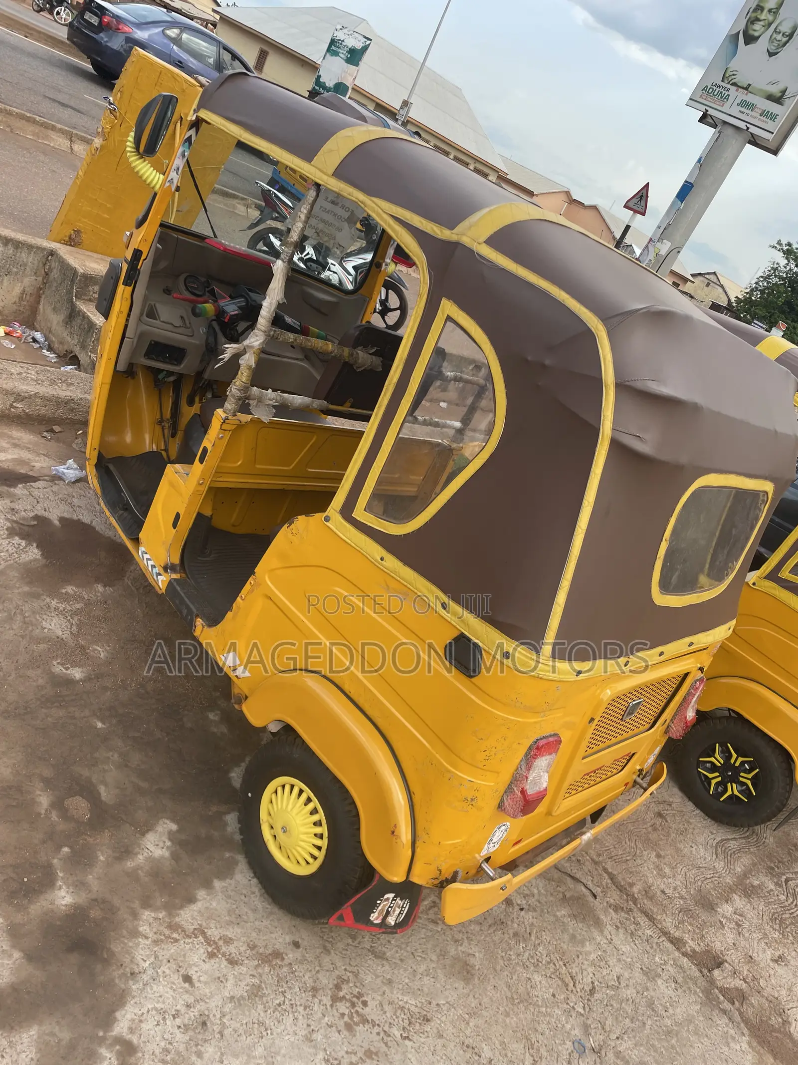 Bajaj RE 2025 Yellow