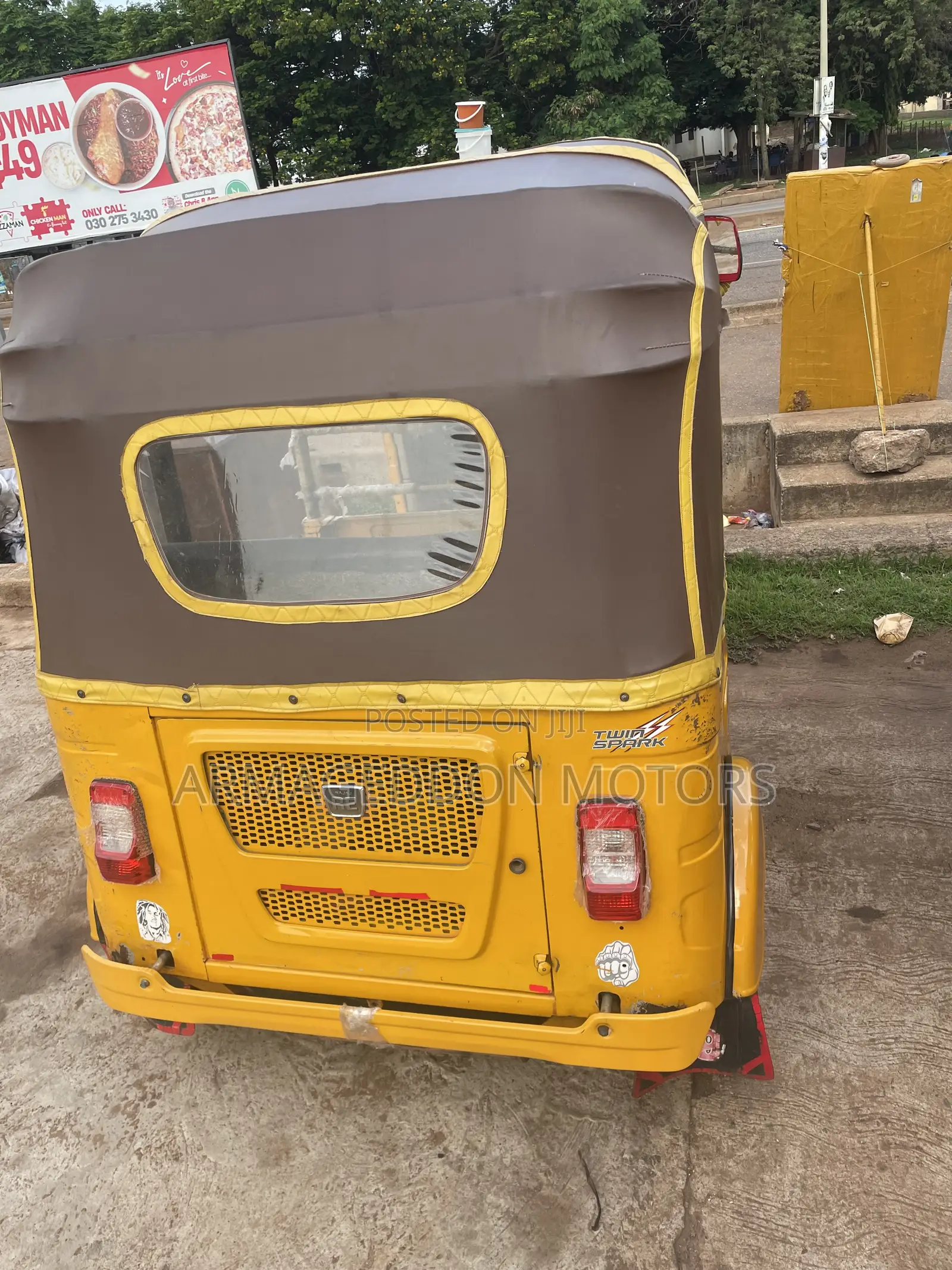 Bajaj RE 2025 Yellow