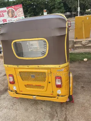 Bajaj RE 2025 Yellow