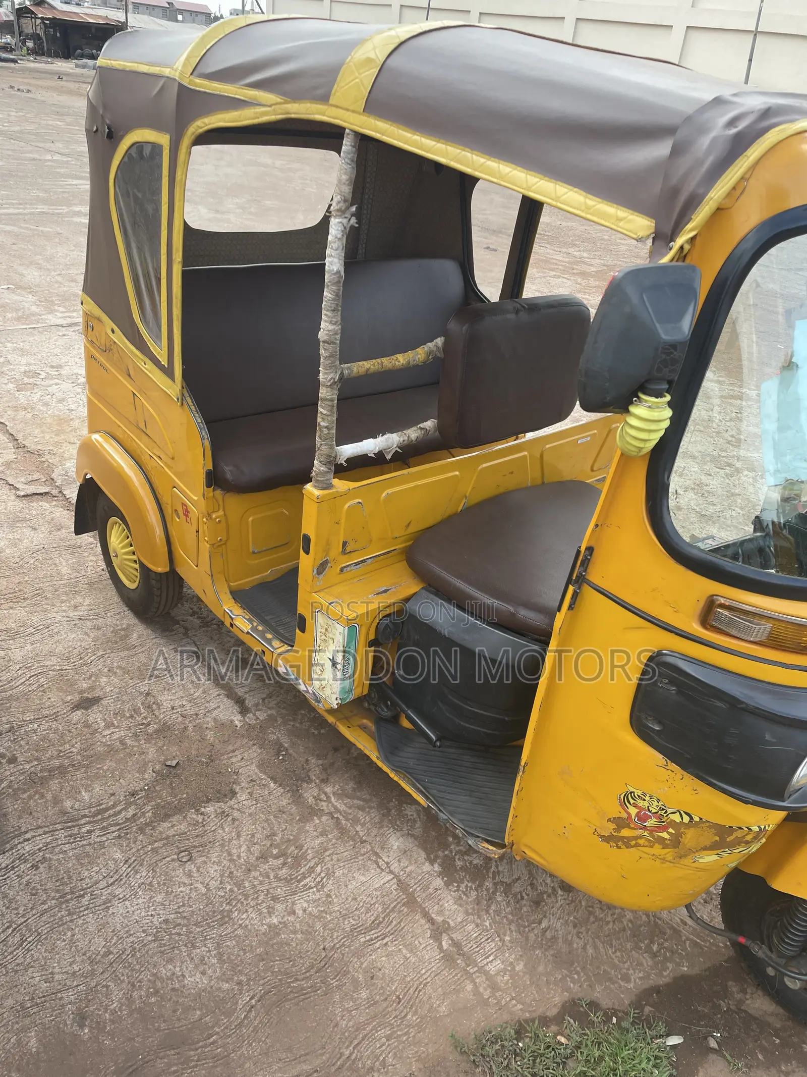 Bajaj RE 2025 Yellow